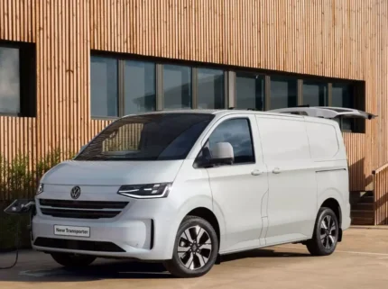 VW Transporter Kombi 2025